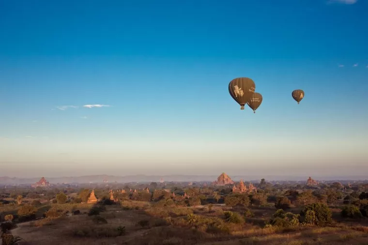 Combien de temps dure un vol en montgolfière au lever du soleil pour une famille de 6 personnes ?, Albi, Lukkas Montgolfiere